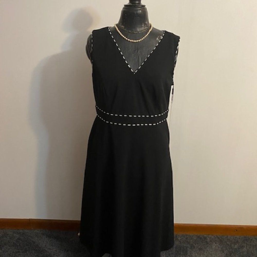 Calvin Klein Black White Sleeveless Fit & Flare dress, size 12